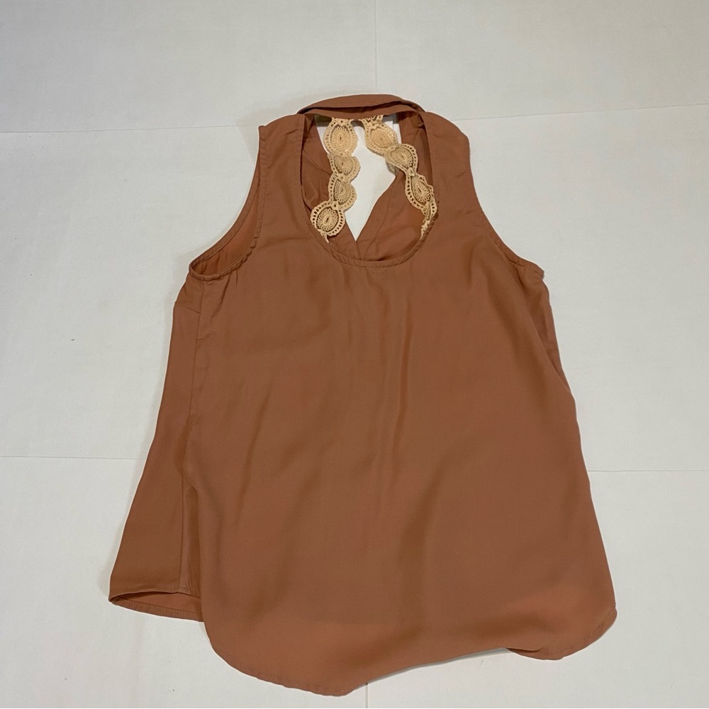 35. ⭐️Charlotte Russe Rust Pink Sleeveless Button Down Blouse - Picture 6 of 7